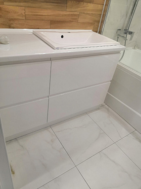 Белая столешница для ванной из кварца PRIMAX 920, White Marble